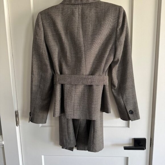 Kasper Skirt Suit Size 6P Gray 2 Piece - Picture 2 of 3
